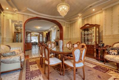 Apartament cu 7 camere decomandat în Dacia - 11