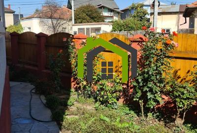 Casa zona Plevnei/Parang ~ 10 camere ~ pretabila pentru locuinta sau diferite ac - 1