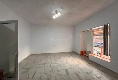 Lugoj, Casa, Teren 851 Mp., Zona Pietei, SemiCentral - 2