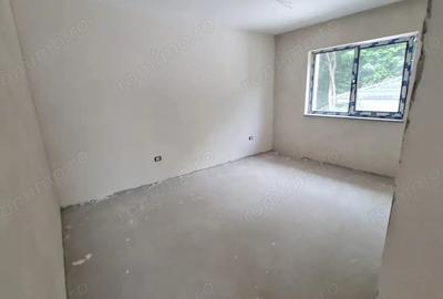 Casă cu Teren 345 Mp în Central - 9