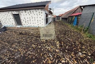 Casa individuala cu 4 camere 3 bai si 390 mp teren in Sura Mica - 6