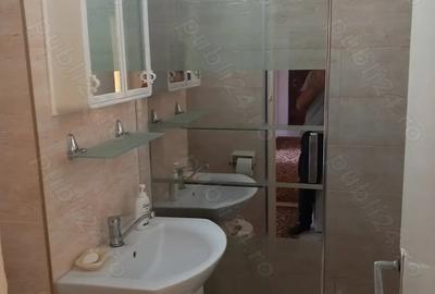 Inchiriez apartament 3 camere zona Center Baia Mare - 2