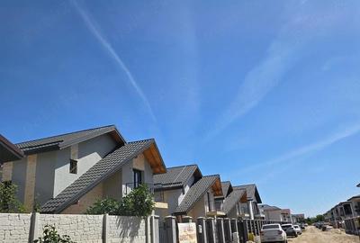Casă cu 5 camere cu Teren 400 Mp în Berceni