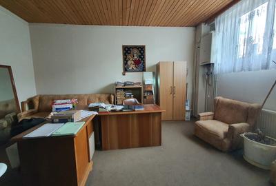 Spațiu comercial, de 230 mp, în Ultracentral - 7