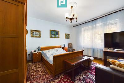 Casă cu 5 camere cu Teren 720 Mp în Central - 1