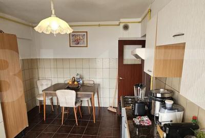 Apartament cu 5 camere decomandat în Trident - 5