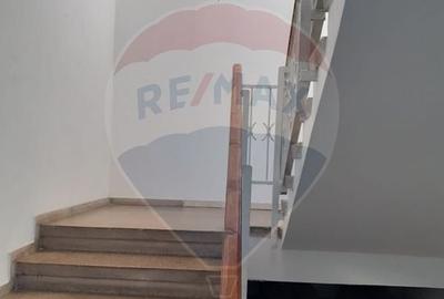 Casă cu 5 camere cu Teren 112 Mp în Mitropolie - 4