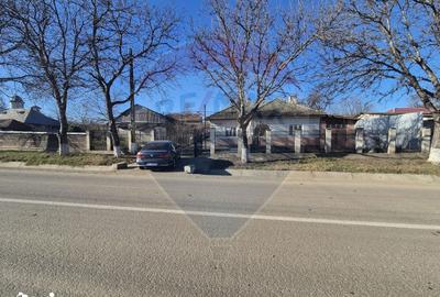 Casă cu 4 camere cu Teren 4700 Mp în Parincea - 3