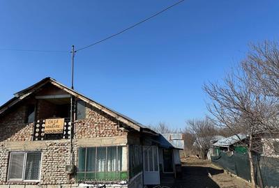 Casă cu 2 camere în Brătășanca
