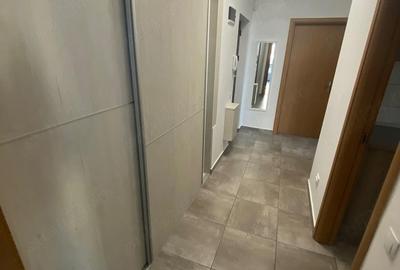 Apartament cu 2 camere decomandat în Apărătorii Patriei - 9