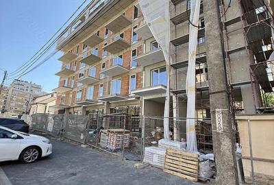 Apartament cu 3 camere semidecomandat în Central - 2