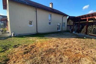 Casă cu 5 camere cu Teren 6880 Mp în Tămaia - 1