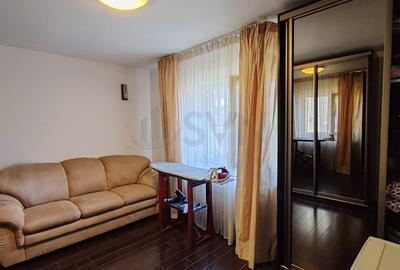 Casă individuală cu 8 camere cu Canalizare în Vitan - 9