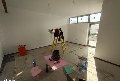 Spațiu comercial, de 2,210 mp, în Central