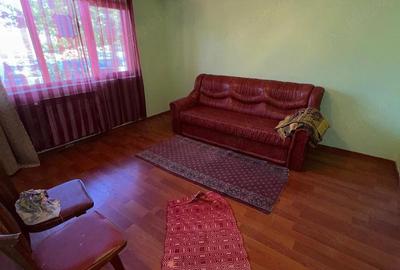 Apartament cu 3 camere semidecomandat în Autogară