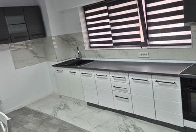 Apartament cu 3 camere în Central - 1