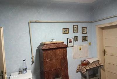 Ageuropa.ro vinde casa cu 3 camere zona Unirii cu teren aferent de 420mp