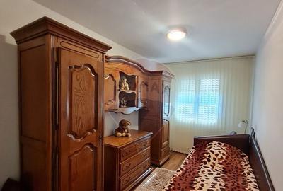 Apartament de inchiriat cu 4 camere,etajul 1 Apartament de inchiriat cu 4 camere,etajul 1 - 7