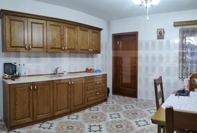 Casă cu 6 camere cu Teren 1178 Mp în Cetate - 2