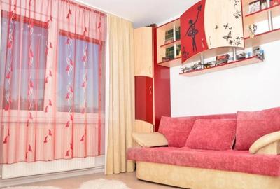 De vanzare apartament 4 camere (cartier Tractorul) - 6