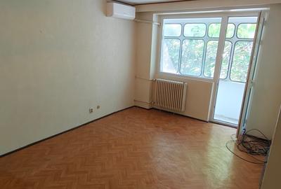 Apartament cu 3 camere decomandat în Tineretului