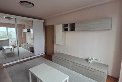 Apartament cu 3 camere decomandat, mobilat în Dacia