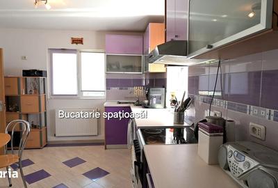 Casă cu 5 camere cu Teren 2396 Mp în Preutești - 3