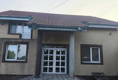 Casă cu 6 camere cu Teren 488 Mp în Central - 8