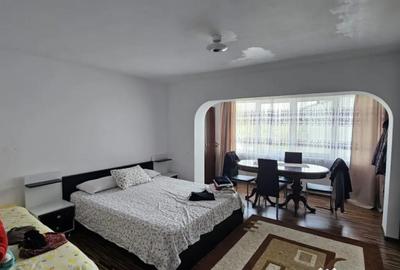 Casă cu 4 camere cu Teren 272 Mp în Central - 2