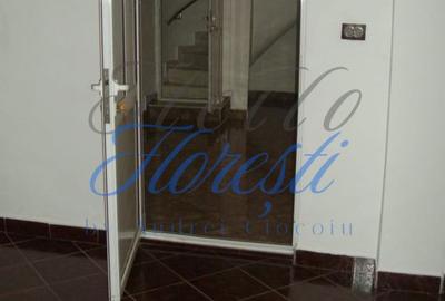 Casă cu 5 camere cu Teren 550 Mp în Plopilor - 2