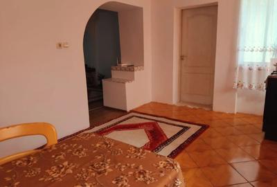 Casă cu 3 camere în Central - 1