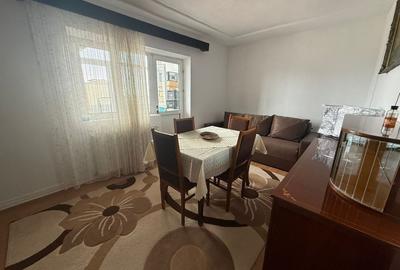 Apartament cu 3 camere decomandat în Micro 5 - 2