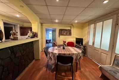 Apartament cu 3 camere semidecomandat în Opler