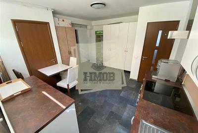 Spațiu comercial, de 60 mp, în Central - 3