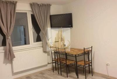 Garsonieră decomandată în Central