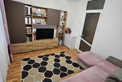 Apartament cu 3 camere decomandat în C5 - 2