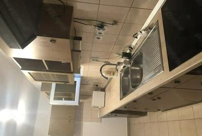 Casă cu 5 camere cu Teren 2900 Mp în Central - 1