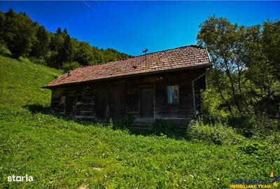 Casă cu 2 camere decomandat cu Teren 4300 Mp în Bran - 1