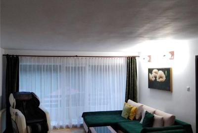 Casă cu 4 camere cu Teren 440 Mp în Central - 1