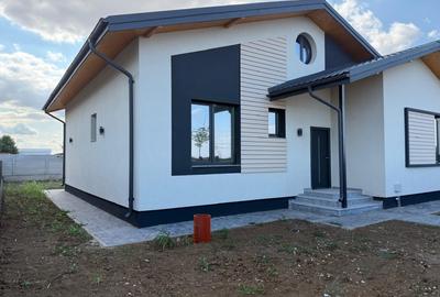 Casă individuală cu 4 camere cu Canalizare în Frumușani - 7