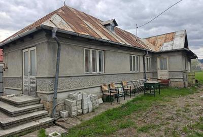 Casă cu 3 camere în Central - 1