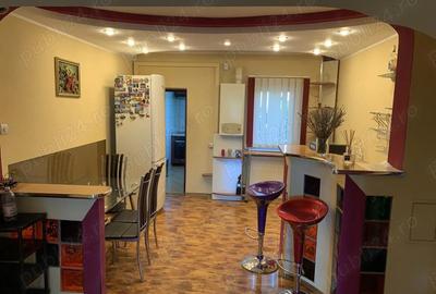 Apartament cu 4 camere decomandat în Micro 20 - 4