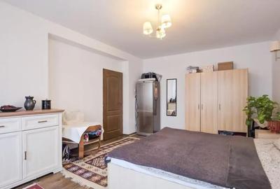 Casă cu 7 camere cu Canalizare în Dragomirești-Deal - 2