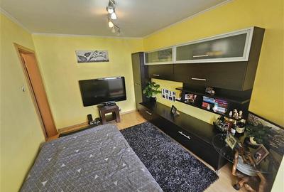 Apartament cu 2 camere decomandat, mobilat în Micro I - 15