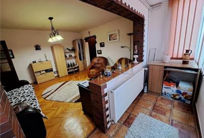 Apartament 2 camere, semidecomandat, Et.3 ,54 mp+centrala - ZONA DAMBOVITA - 3