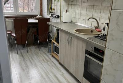 Apartament cu 3 camere semidecomandat în Central - 11