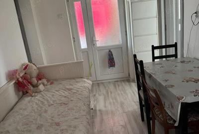 Casă cu 3 camere cu Teren 1980 Mp în Central