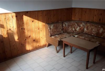 Casă cu 5 camere cu Teren 398 Mp în Băicoi - 10