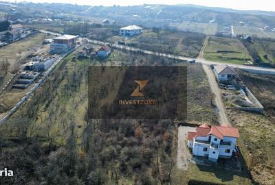 Casă cu 4 camere cu Teren 1253 Mp în Central - 6