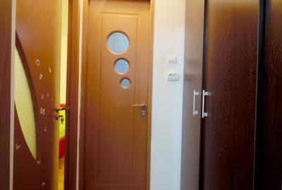 Apartament 2 camere, semidecomandat, etaj 3, zona Dambovita - 8
